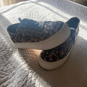 Steve Madden cheetah print platform sneakers! Brown and black, size 8.5!